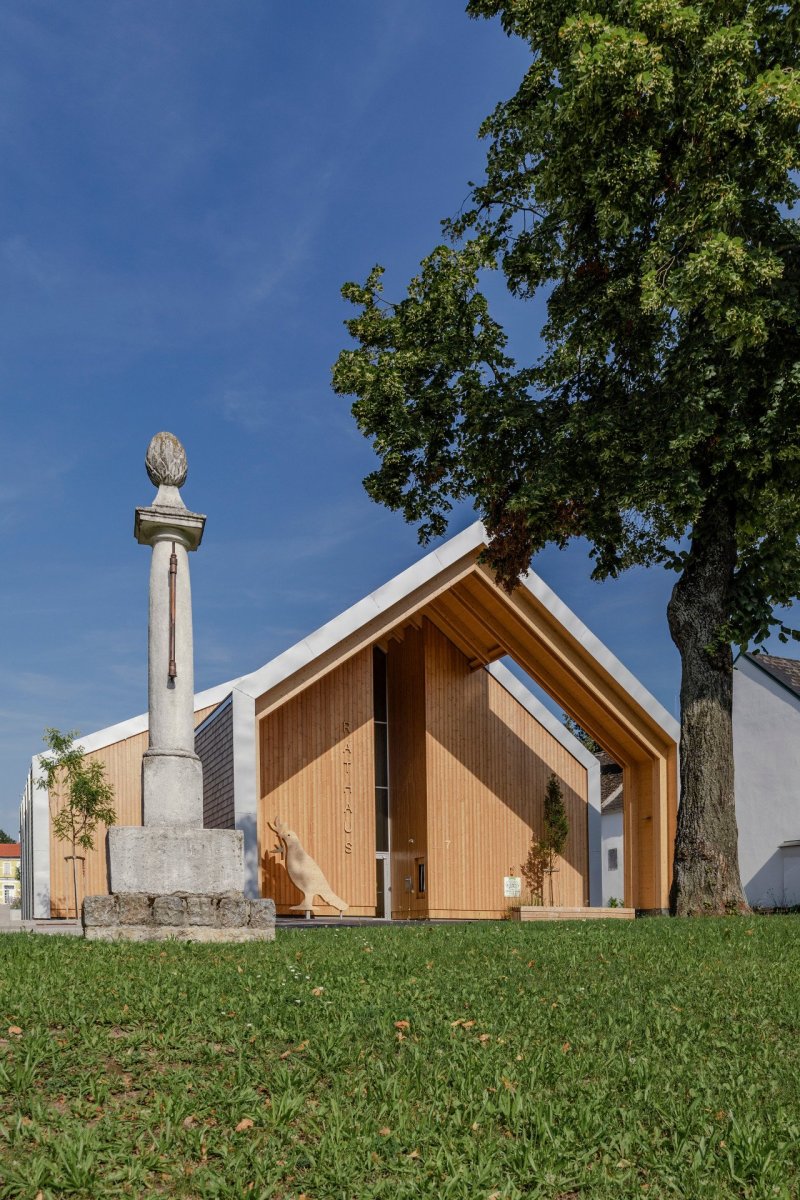 Komunitní centrum v rakouském Großweikersdorfu od studia Smartvoll