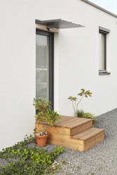 Vstup vede do hlavního prostoru, chodby tu nejsou (Chytrý dům v Dobříši, 0,5 Studio)