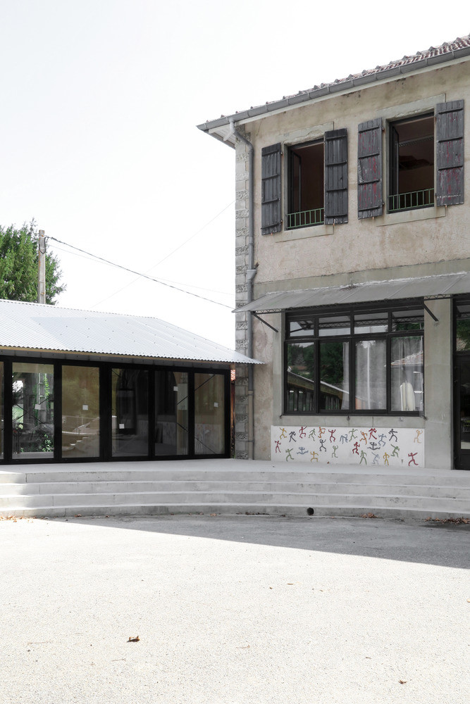 Přístavba školní jídelny v Montbrun-Bocage, Bast architects