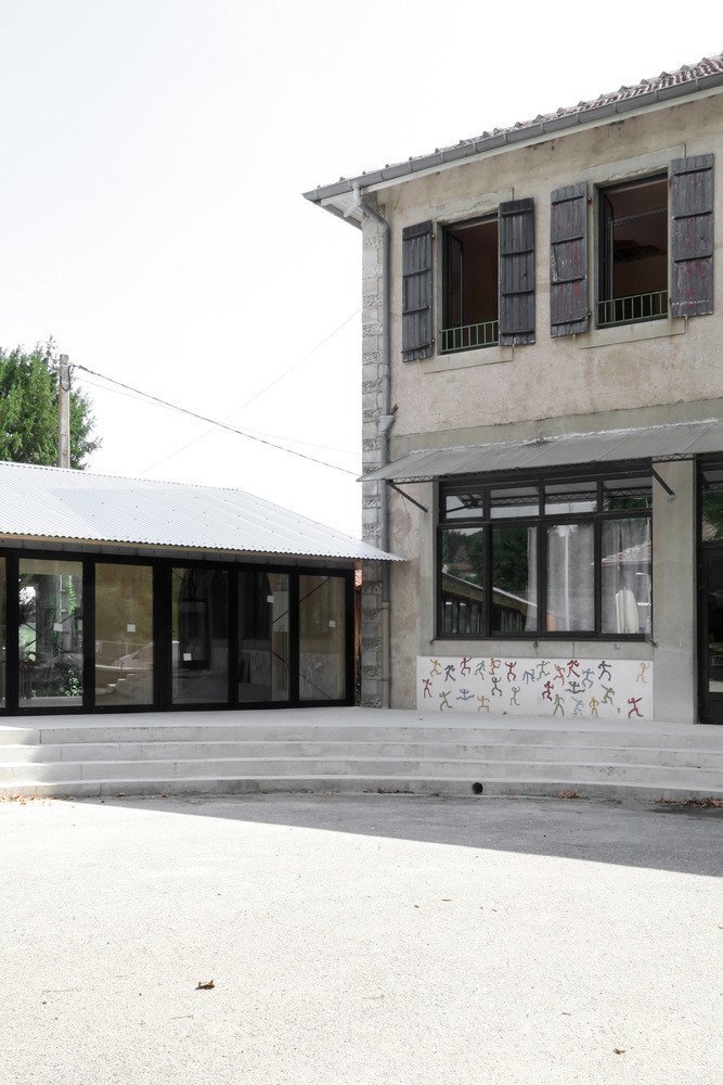 Přístavba školní jídelny v Montbrun-Bocage, Bast architects