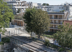 Komunitní ekologické centrum v Paříži od Grand Huit a Mélanie Drevet