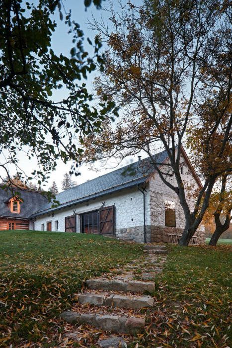 Lenka Míková, rekonstrukce usedlosti v Jižních Čechách