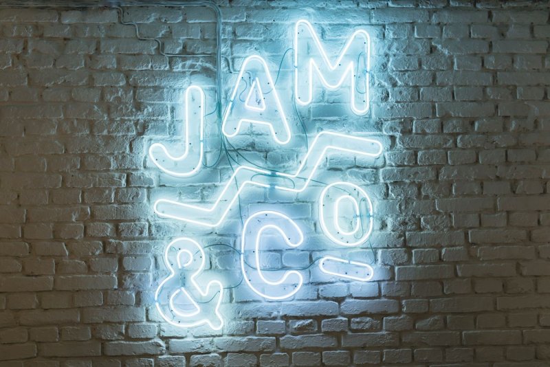 Jam and Co., 0,5 Studio