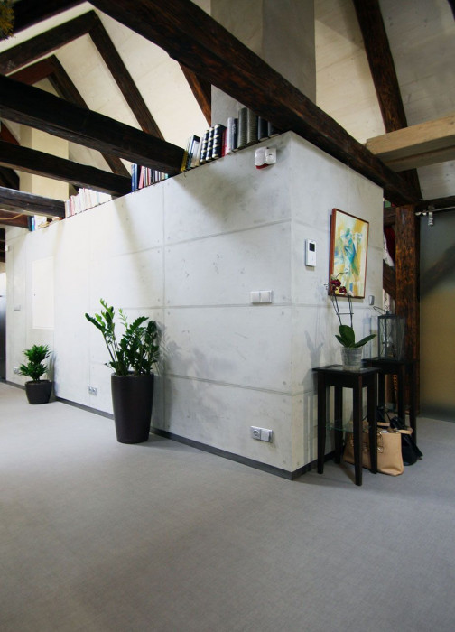 Olga Pokorná, podkrovní byt v Konviktské ulici v Praze - foto