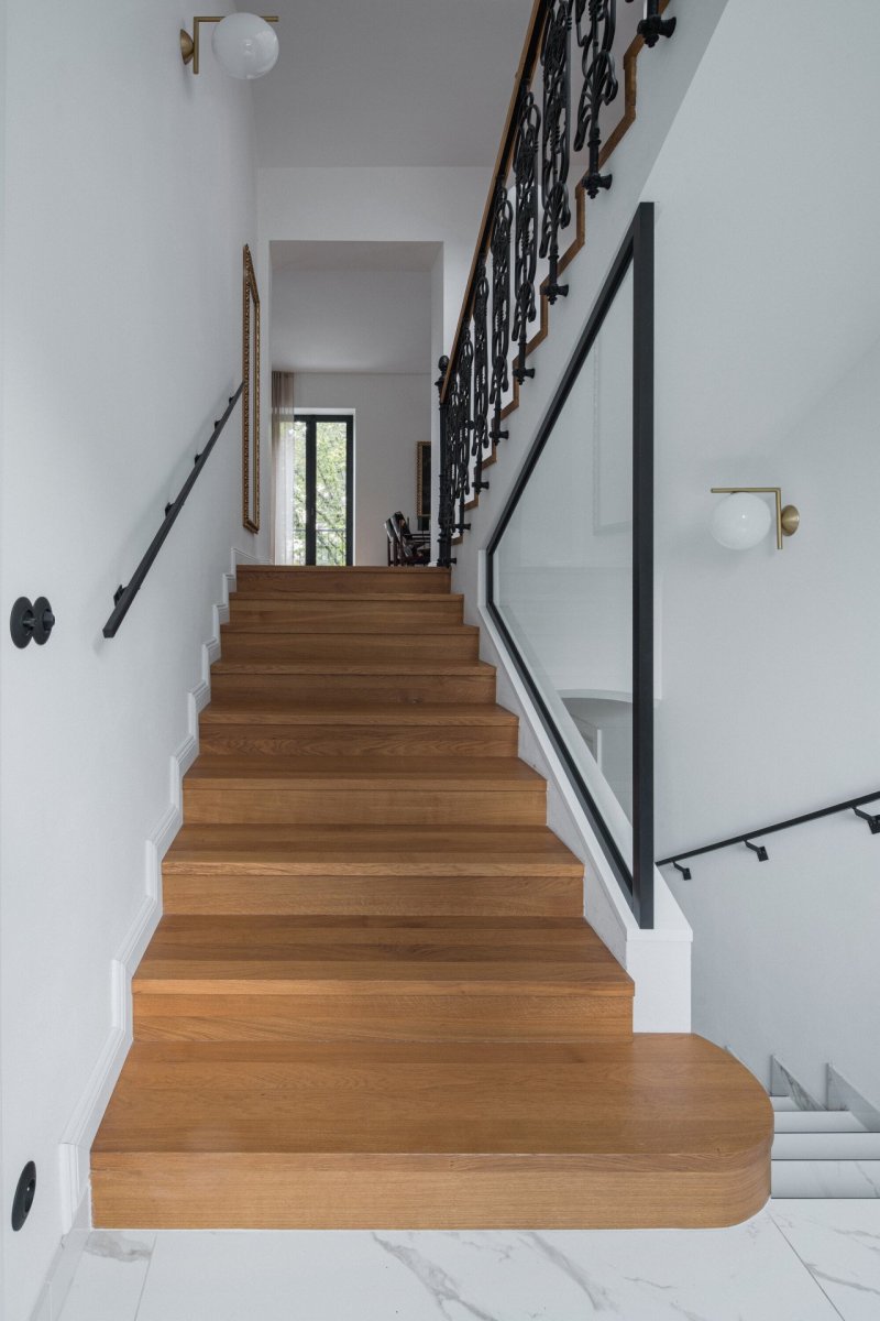 Zrekonstruovaná vila poblíž Prahy od Karnet architekti