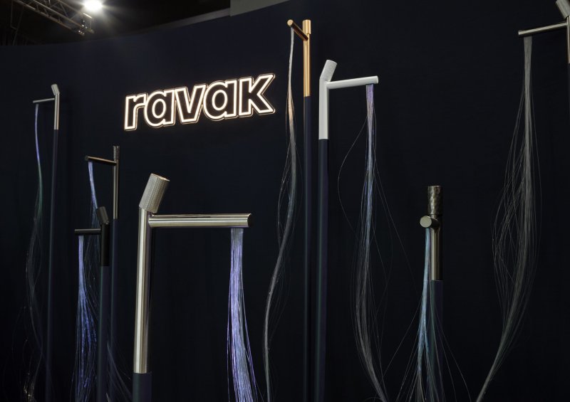 Ravak představil na letosním Designbloku novou kolekci vodovodních baterií Revers designérů Romana Vrtišky a Vladimíra Žáka.