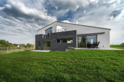 ROSA – ARCHITEKT / Ing. arch. Michal Rosa, Ing. arch. Martina Rosová, Dům na Červeném Kopci - foto