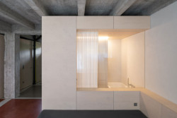 PROGRES ARCHITEKTI - Byt + byt: Koupelna s velkým oknem