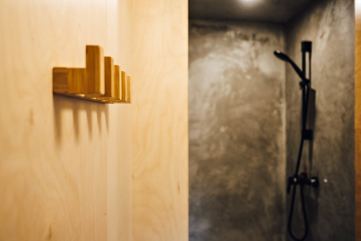 Tři domky v CHKO Šumava od Sokoban studio
