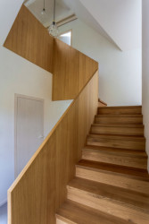 Pohled do schodišťové haly (Chata Lipka na Šumavě, Harazim Karel Architektura)