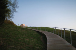 2021 architekti, LABAK, Lávka a prístrešok na Straníku – foto