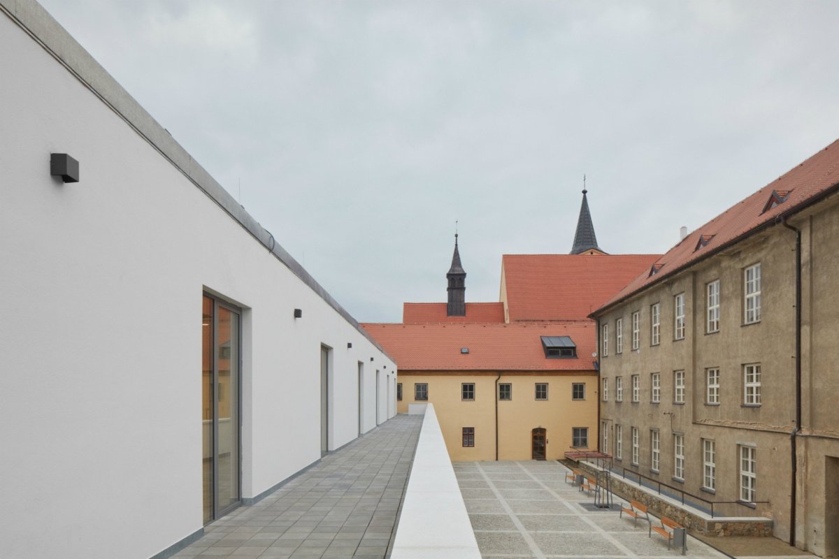 Přístavba Katolického gymnázia v Třebíči, Ateliér Tišnovka
