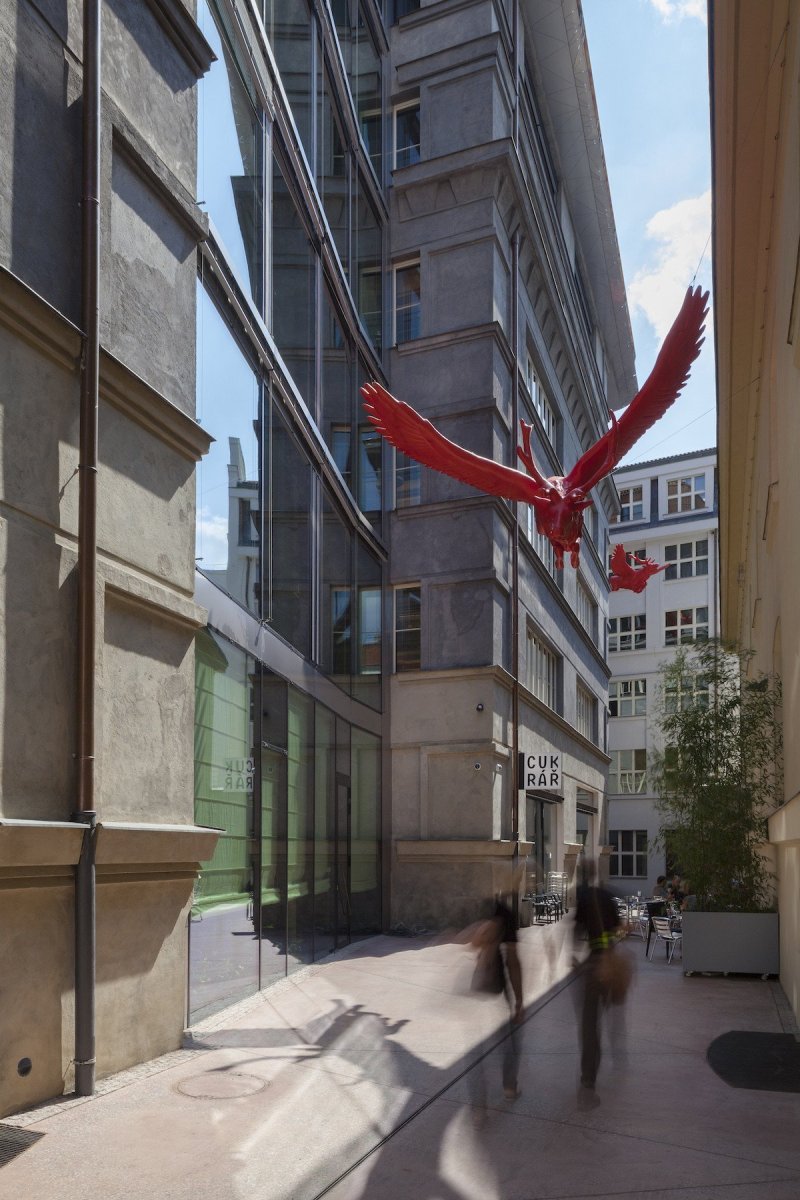 Součástí projektu bylo otevření nové pražské uličky sv. Huberta.