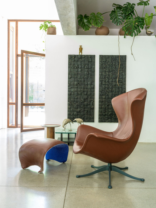 Křeslo One Page od značky Moroso nabízí Konsepti.