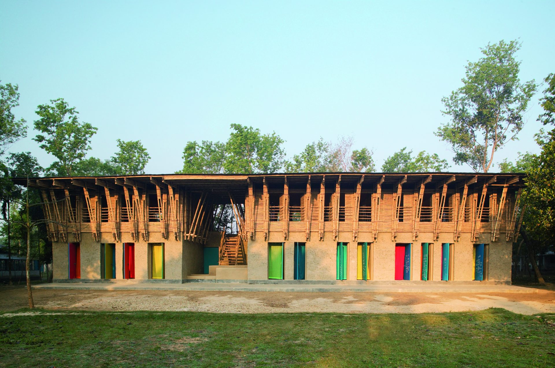 Škola Meti v Bangladéši, ZRS architekten / Eike Roswag-Klinge, Anna Heringer. Zdroj: KRUH&nbsp;