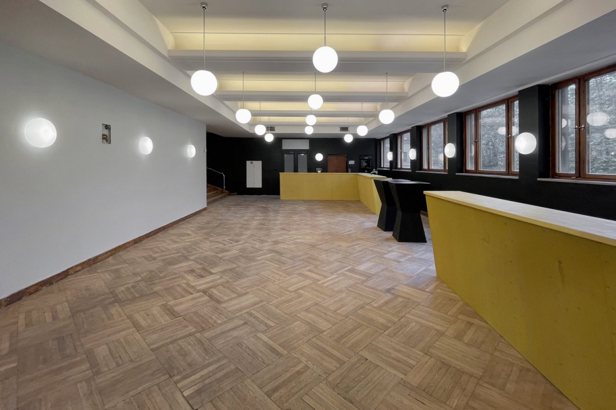 Barvy hrají hlavní roli. (Nové bar(v)y v Domě kultury Ústí nad Labem; 3+1 architekti)