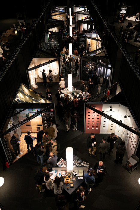 ARCHITECT@WORK je mezinárodní odborný veletrh určený architektům, designérům a specialistům ve stavebnictví a interiérovém designu.