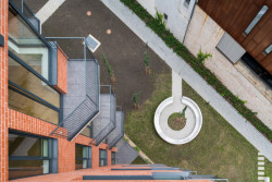 Pohled na balkony (Rezidence Starý pivovar v Brně-Králově Poli, Atelier RAW)