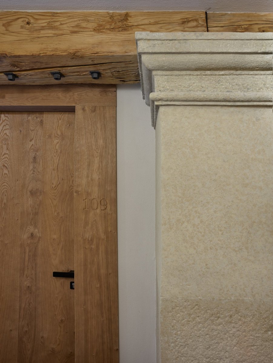Transformace barokní sýpky ve Velkých Pavlovicích na hotel Lotrinský, EA architekti