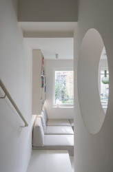 BY architects zrekonstruovali rodinný dům z 50. let v Praze s cílem zachovat charakter stavby.