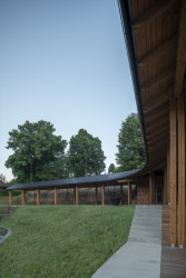 Společenský sál farního centra v Lidečku od studia AEIOU