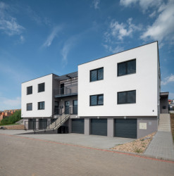 Studio Laplan zrealizovalo viladomy s celkem šesti byty v jihomoravských Ivančicích