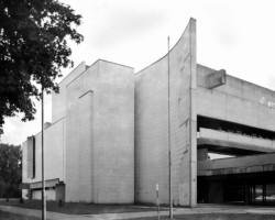 Dům umění v Piešťanech od Ferdinanda Milučkého, 1968-1979. Foto: Lucia Kuklišová, zdroj: SOS Brutalism