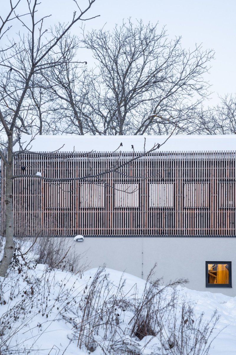 Lihovar s pěstitelskou pálenicí od OBJEKTOR ARCHITEKTI