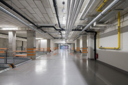 Pohled do garáže (Rezidence Starý pivovar v Brně-Králově Poli, Atelier RAW)