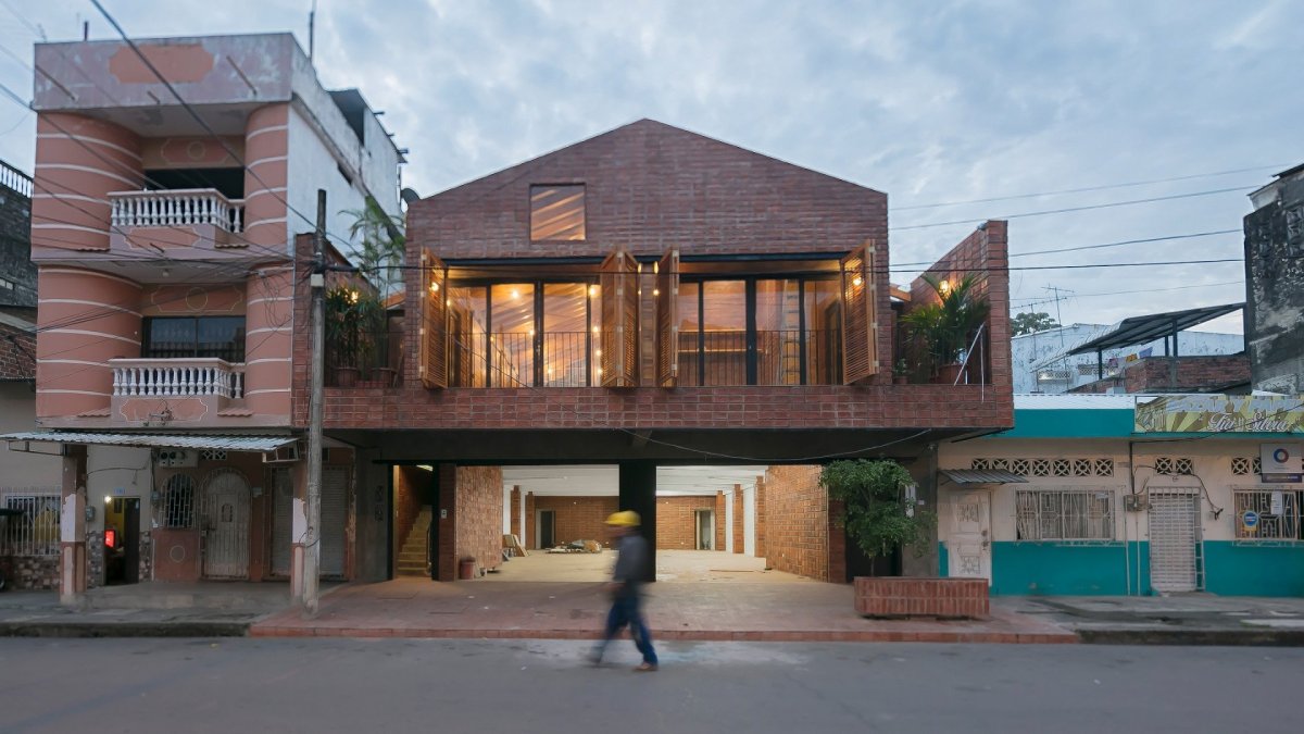 Vzdělávací La Casa que Habita v ekvádorském Babahoyo od Natura Futura Arquitectura