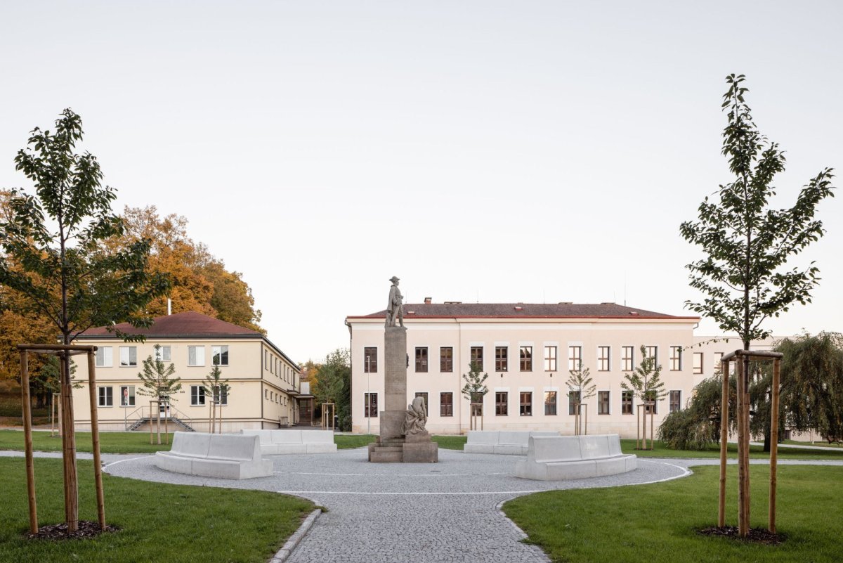 2021 architekti navrhli hravé veřejné prostranství pro severočeské město Červený Kostelec