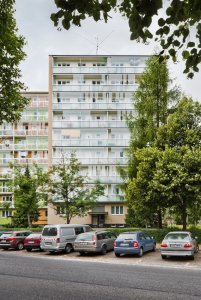 Revitalizace panelového domu v Rožnově pod Radhoštěm, Holiš + Šochová architekti
