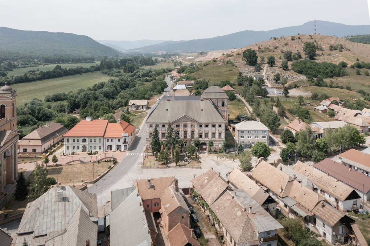 Kaštěl z poloviny 18. století byl od 70. let vybydlený, před deseti lety ho začalo město postupně rekonstruovat.