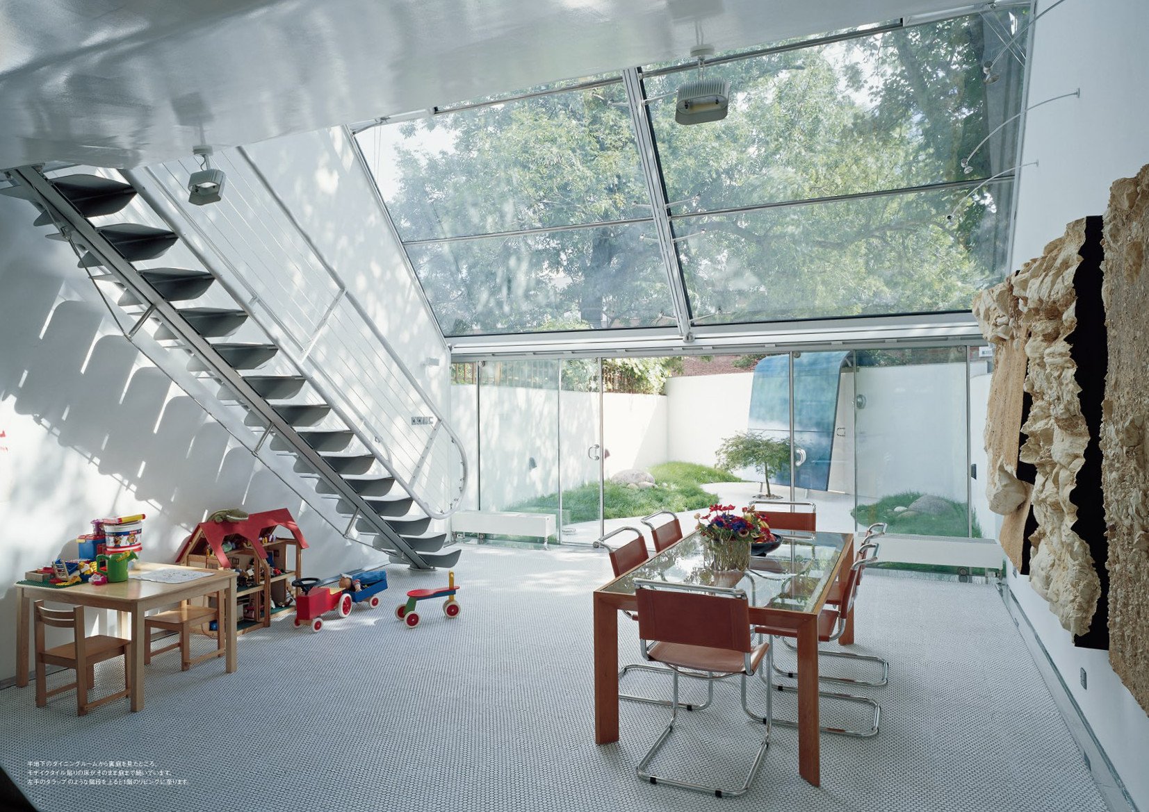 První realizace studia Future Systems, rodinný dům Hauer-King House v Londýně