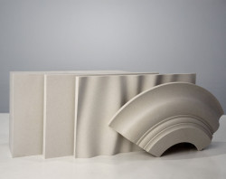 Pro citlivé rekonstrukce historických fasád nebo návrhy fasád moderních novostaveb jsou ideální volbou plastické fasádní prvky a panely StoDeco.