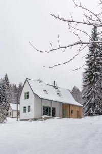Chata v Jizerských horách od architektky Kateřiny Margoldové