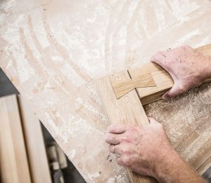 Zdeněk Fránek, OKNO S HMOŽDÍKEM, detail – foto