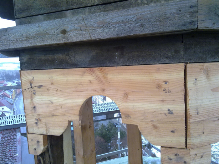 Rekonstrukce kostela sv. Anny ve Verneřicích, stav před rekonstrukcí, Nové bednění horní části lucerny bylo provedeno přesně podle původního originálu. - foto