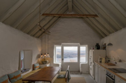 Rust-ic House, Urban Agency