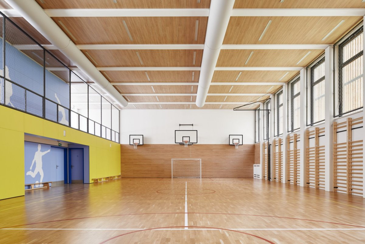 Studio Arch.Design realizovalo novou sportovní halu základní školy v pražských Letňanech