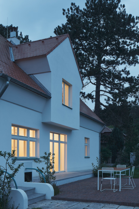 Vila s fontánou, Mjölk architekti