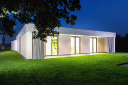 Rodinný dům s atriem od Jiřího Vokřála a Hany Horákové