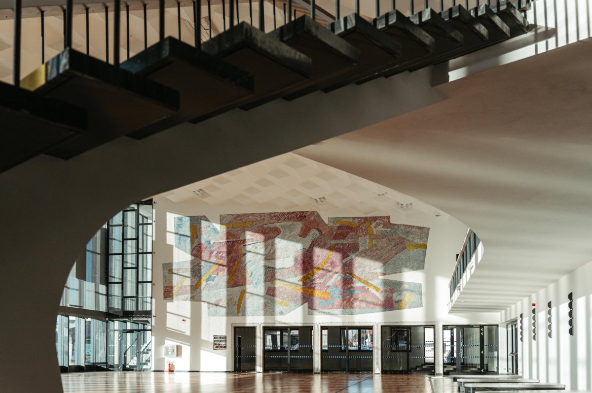 KOHLarchitekti zrekonstruovali nádražní halu v Havířově, nově slouží jako sportovně-kulturní centrum