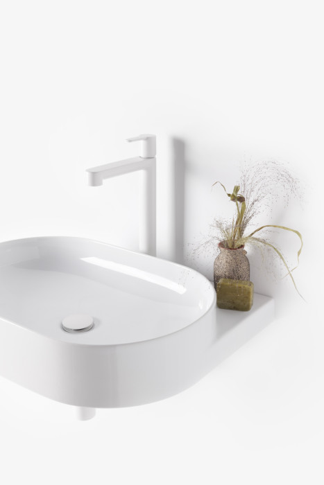 Keramické umyvadlo z kolekce Yard od RAVAKu navržené studiem  Vrtiška & Žák