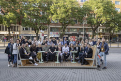 Pracovníci mmcité na Platformu