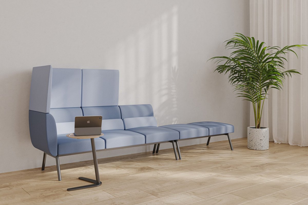 Modulární systém sezení Nido z italského studia Orlandini Design. a výběr je ze třech různých výšek opěráku.