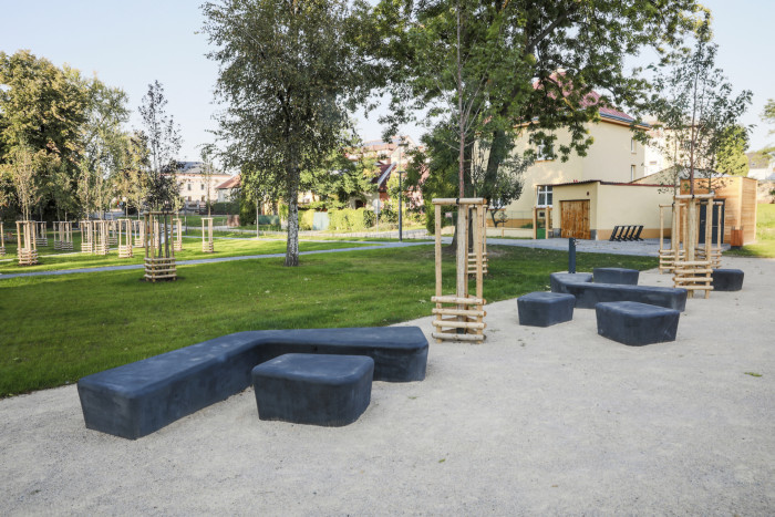 Husův park v Praze-Čakovicích, Land05. Foto: Filip Jandourek