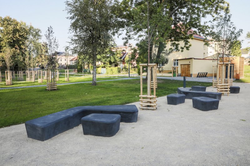 Husův park v Praze-Čakovicích, Land05. Foto: Filip Jandourek
