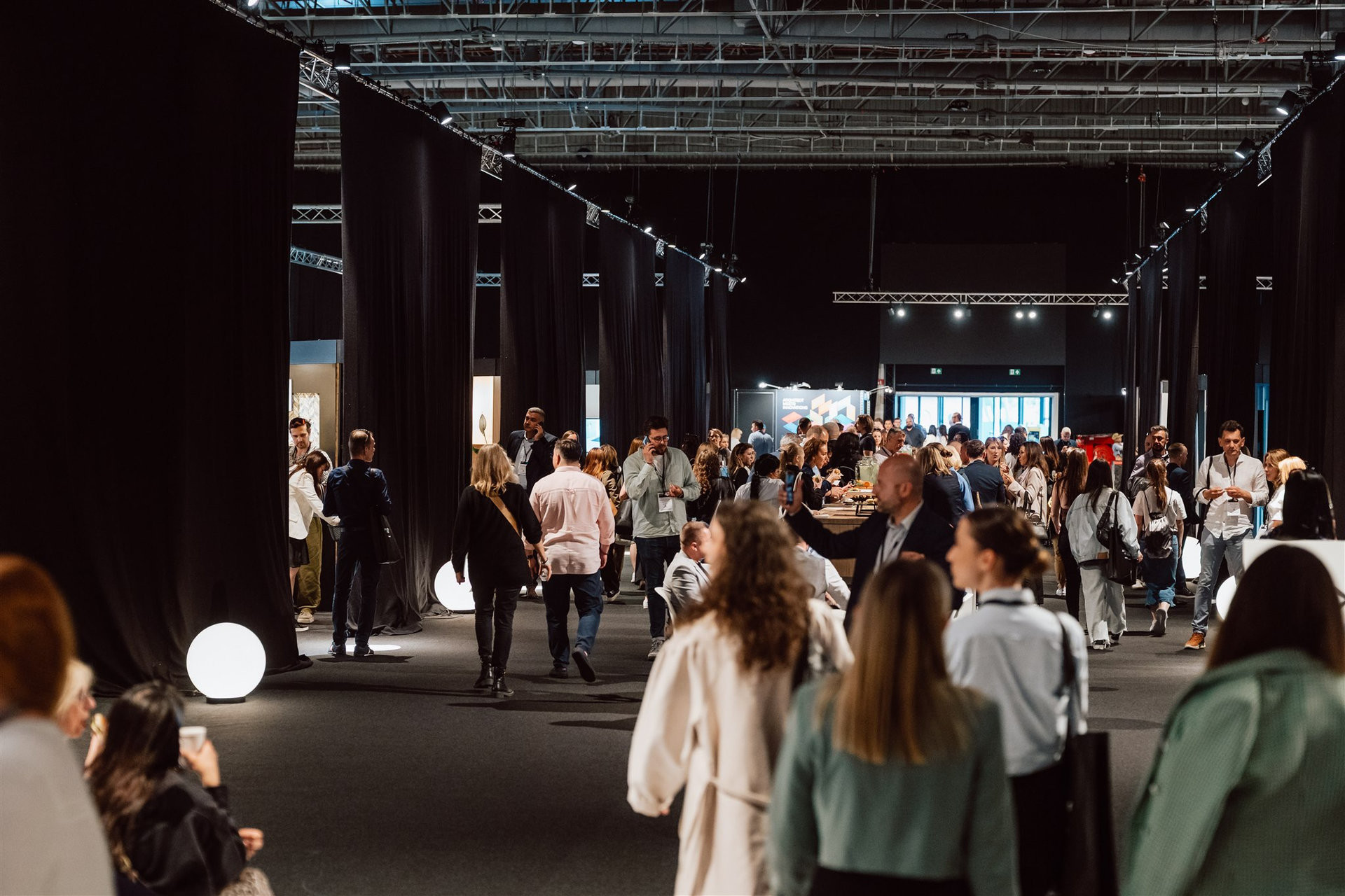 Pohled do výstavního prostoru s charakteristickou architekturou ARCHITECT@WORK