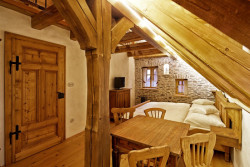 Roubenky si můžete vyzkoušet v Černé dole. Je jich tu několik, každá trochu jiná.